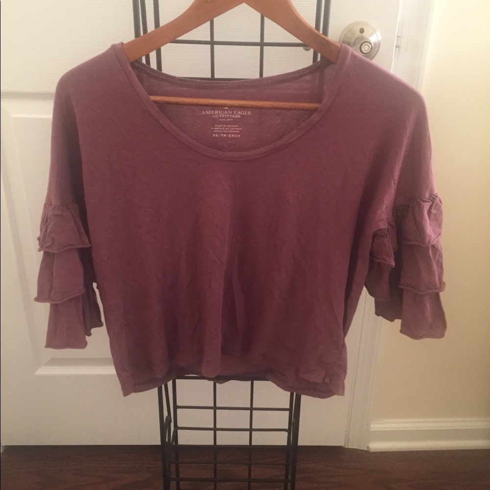 American Eagle Puffed Ruffle 3/4 Sleeve Crop Top